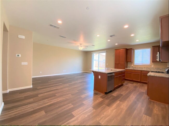Building Photo - 4422 Andrea Dr