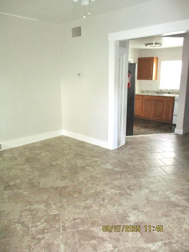 Building Photo - Cozy 1-Bedroom, 1-Bath Apartment Downtown Daytona