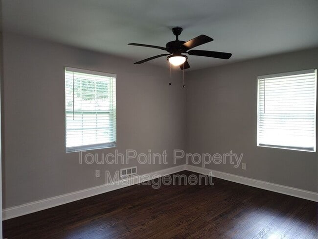 Building Photo - 3401 Bonaire Dr