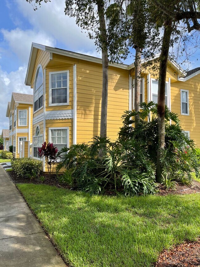 Building Photo - Charming 3-Bedroom, 2-Bath Condo in the Gated Villas at Island Club!