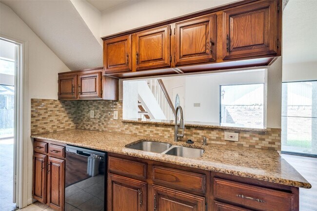 Building Photo - 621 Via La Paloma