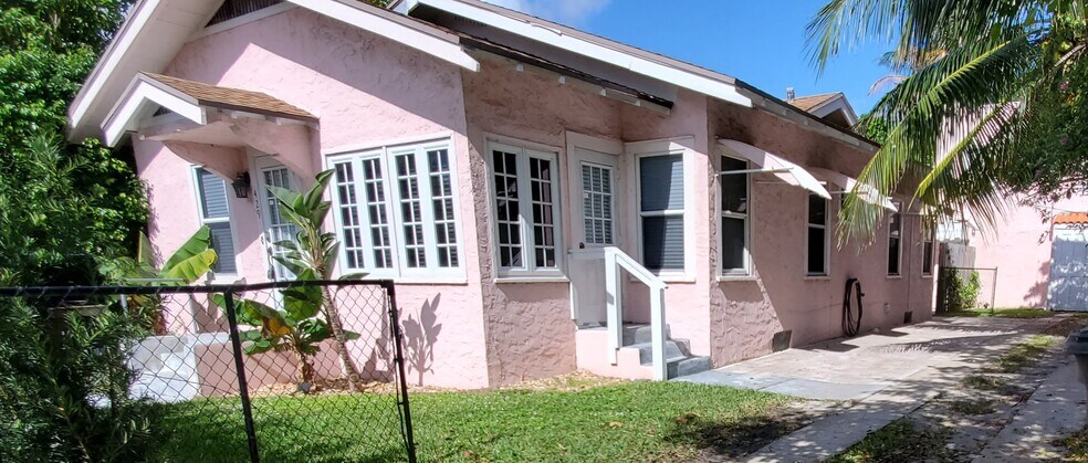 Building Photo - 429 Avenida Alegre
