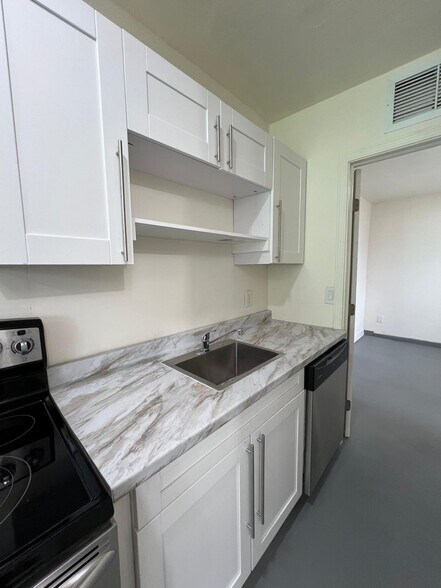 Building Photo - 6980 NW 25th St