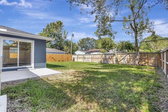 Building Photo - 1307 Belshire Rd