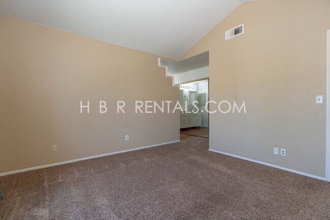 Building Photo - Charming Corner Haven: 3BR/2.5BA with Modern Upgrades in Tracy, CA