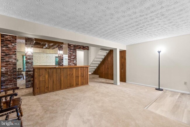 Building Photo - 15649 Mews Ct