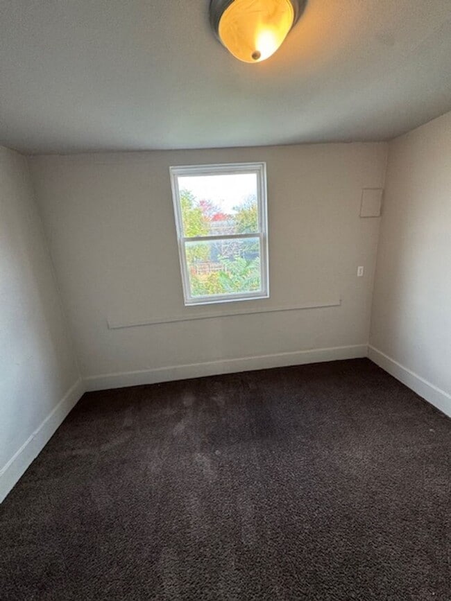 Building Photo - 312 3rd St