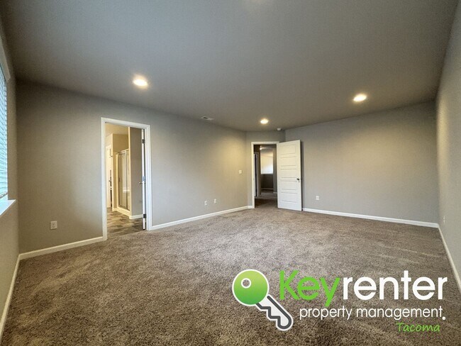 Building Photo - Beautiful 4 Bedroom 2.5 Bathroom Tacoma Home for Rent in Secluded Community!