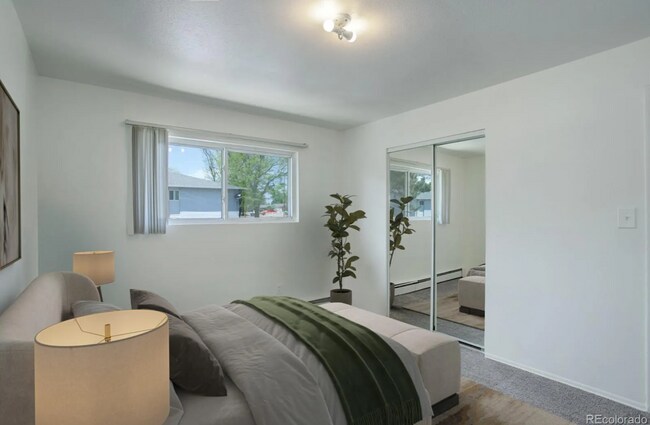 Building Photo - Spacious & Remodeled 3-Bedroom Corner Unit...