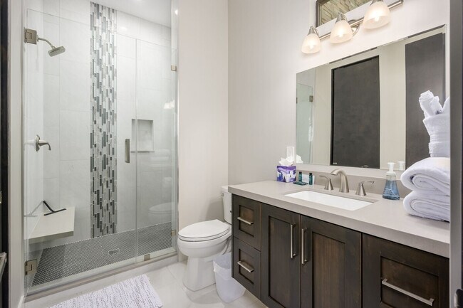 Building Photo - 8742 E Woodley Way