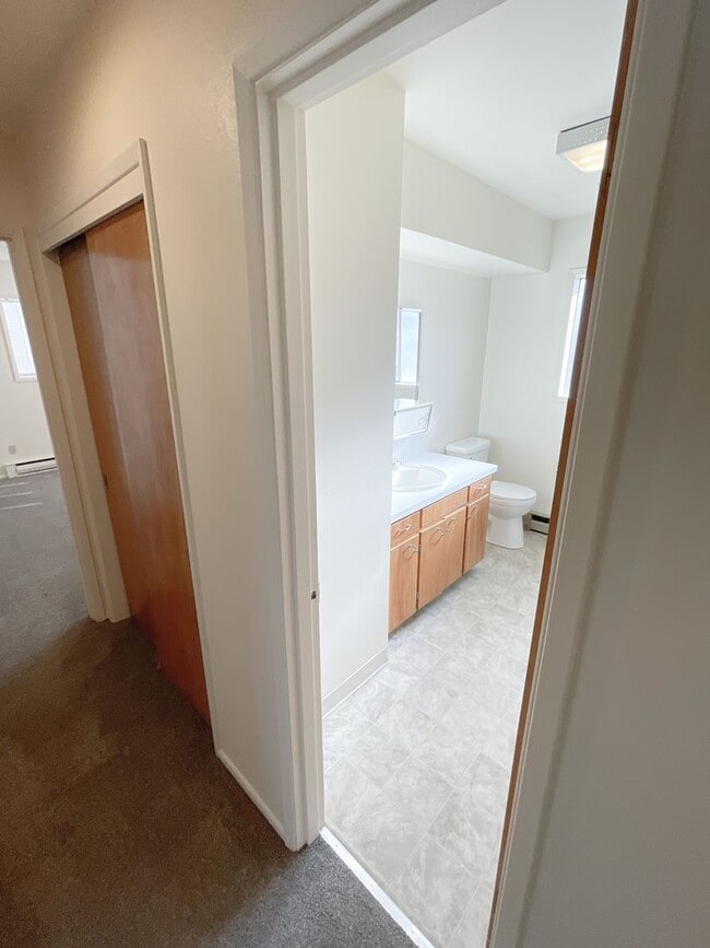 Building Photo - 3 Bedroom, 2 Bath - Home in Moyina Heights
