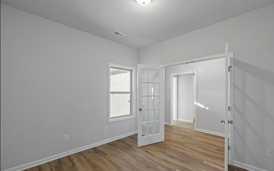 Building Photo - 121 Gander Cir