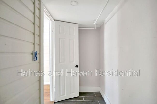 Building Photo - 658 Avenue B NW