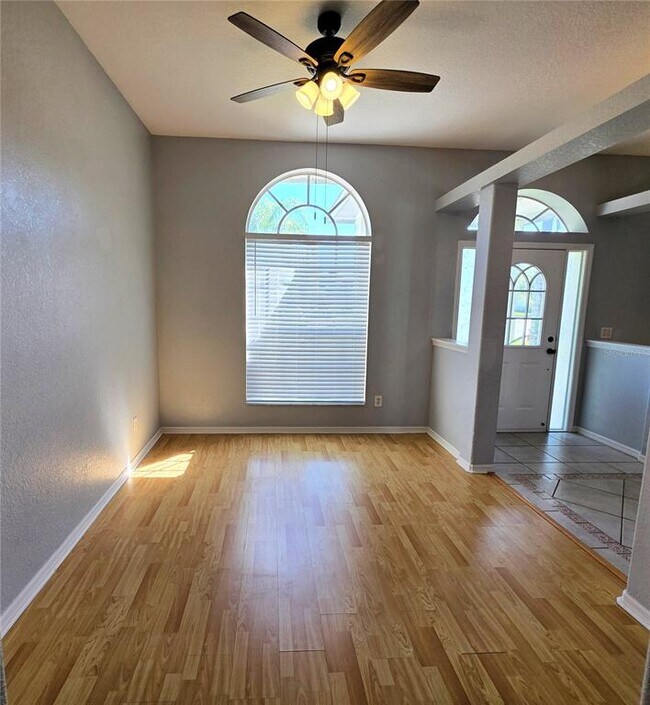 Building Photo - 736 Hurley Dr