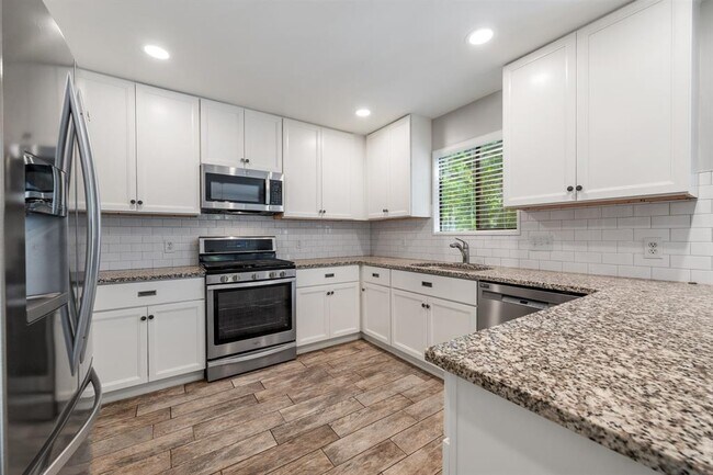 Building Photo - 7501 Whistlestop Dr