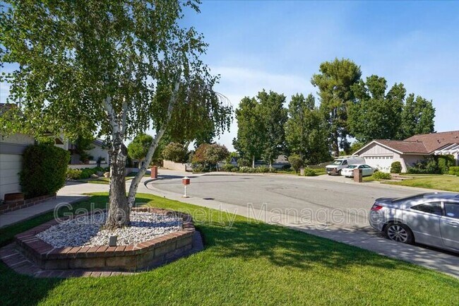 Building Photo - 25735 Velan Dr