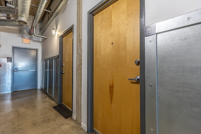 Building Photo - 1331 S Flores St