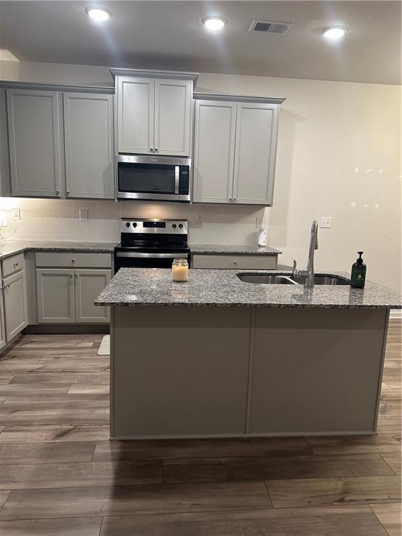 Building Photo - 115 Buckingham Ln