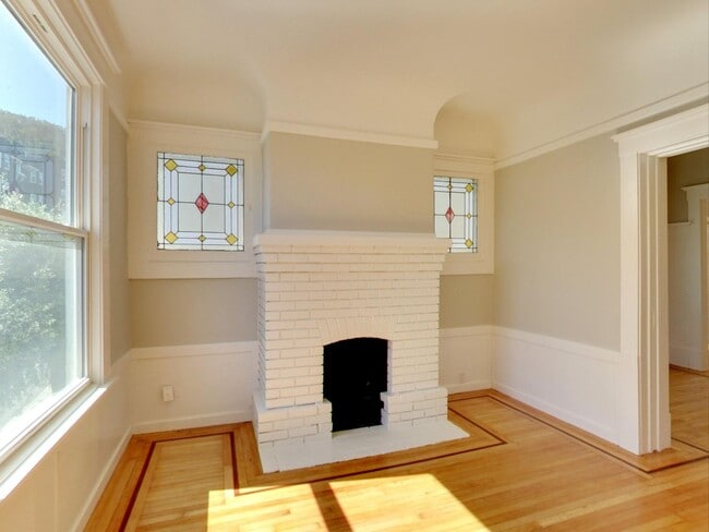 Building Photo - 1351-1353 5th Avenue (1233r)