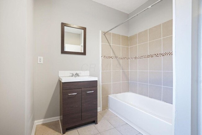 Building Photo - 320-322 E 12th Avenue