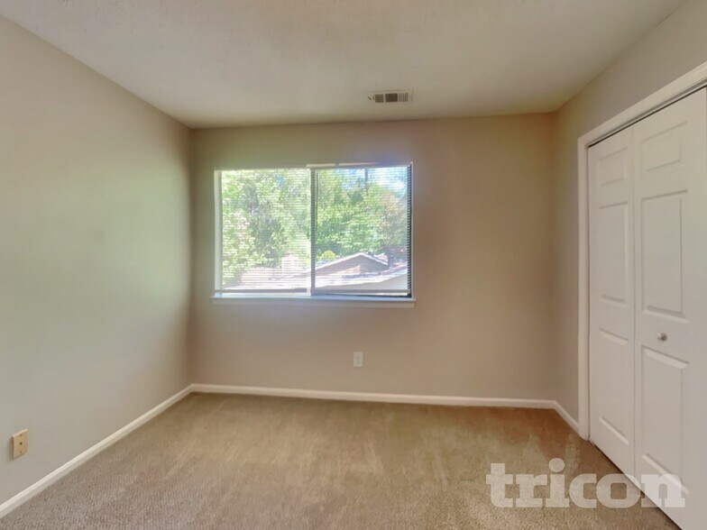 Building Photo - 6971 Springwood Dr