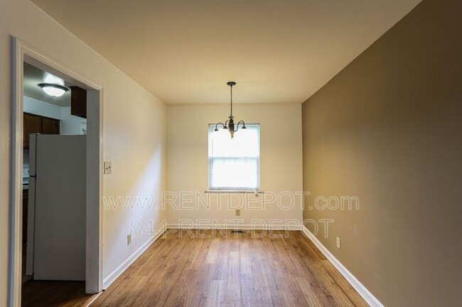 Building Photo - 2821 Ravenswood Dr