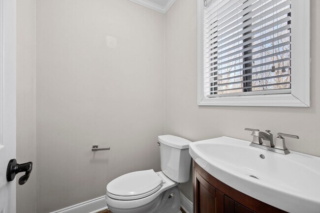 Building Photo - 4-bedroom 2.5-bath home in Cortlandt Manor