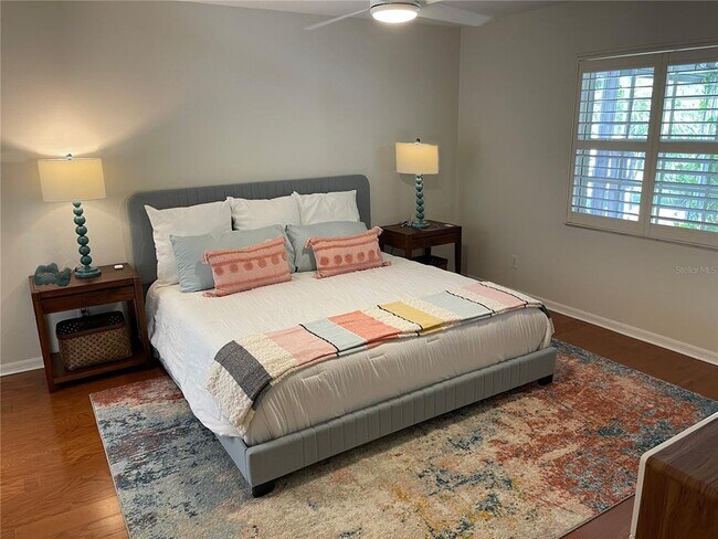 Building Photo - 1012 Laurel Ave