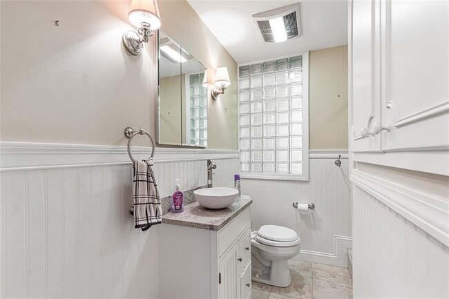 Building Photo - 14 Rip Van Winkle Cir