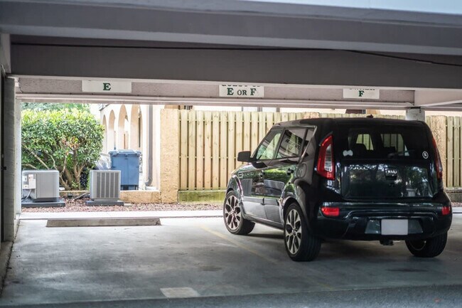 Building Photo - 414 28th Ave N