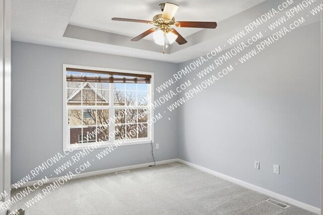 Building Photo - 9140 Greenspire Dr