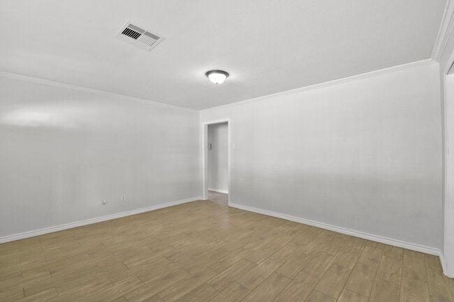 Building Photo - 3718 Dreyfus St