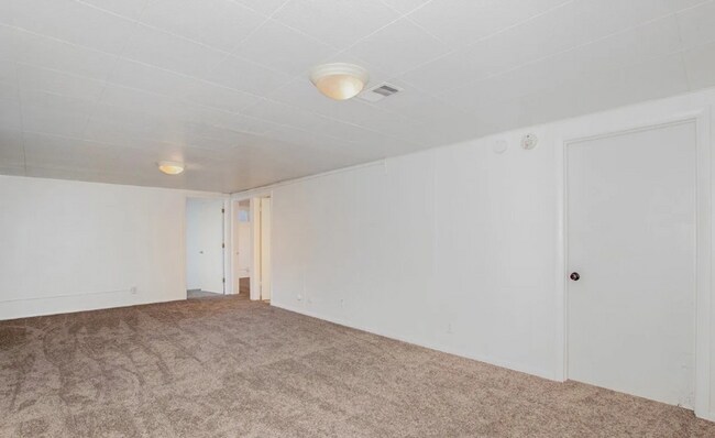 Building Photo - 1920 Springfield Dr