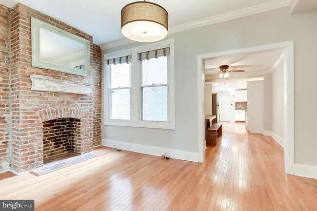 Building Photo - 1417 G St NE