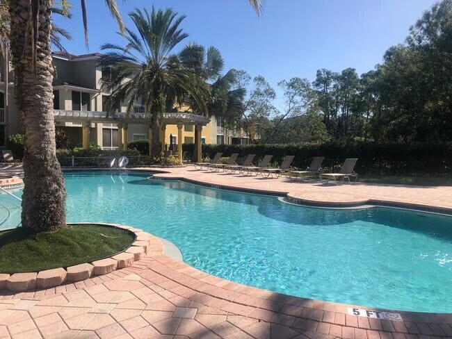 Building Photo - 5692 Bentgrass Dr