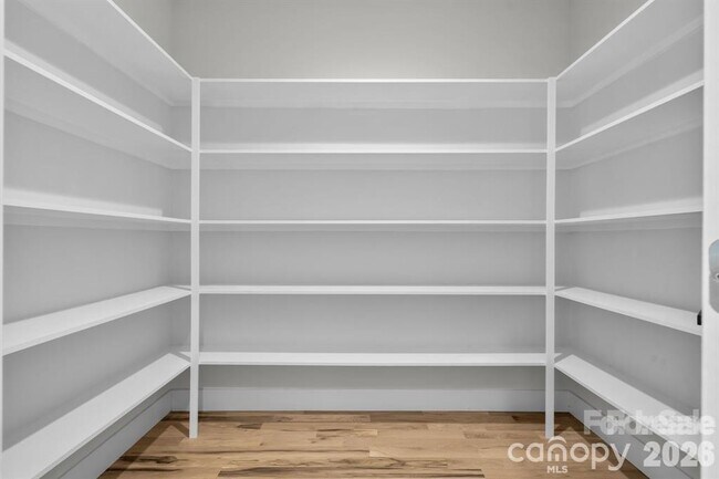 Building Photo - 548 Car Farm Rd