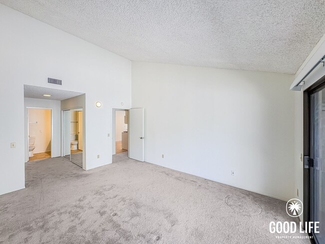 Building Photo - SD: Spacious 3BD/2BA Home in Carlsbad with Community Pool, 2-Car Garage & In-Unit Laundry
