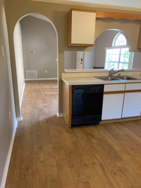 Building Photo - 659 Brightview Dr