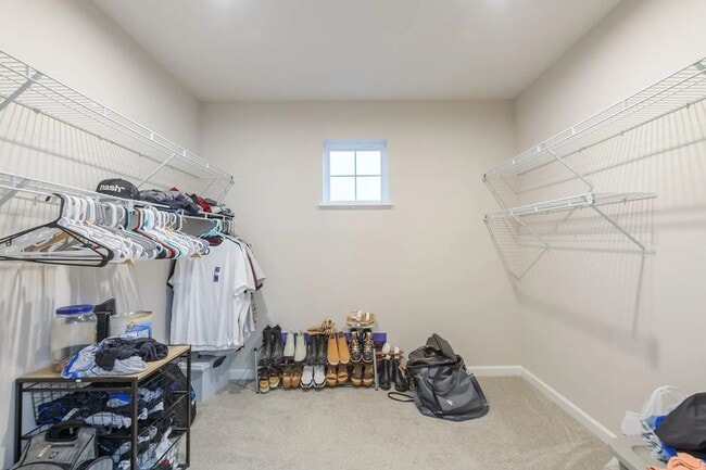 Building Photo - Beautifully updated lakeville 4 bedroom available for lease!