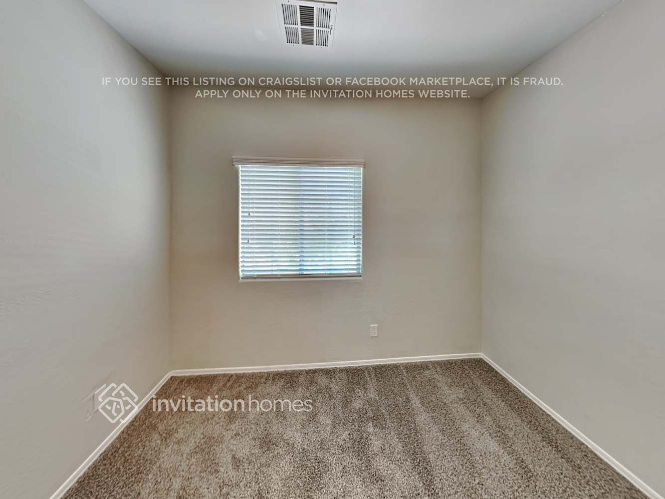 Building Photo - 2101 E Caspian Way