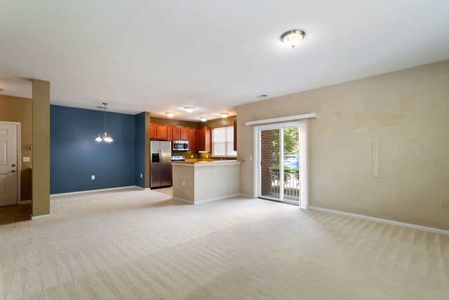 Building Photo - 5329 Warminster Dr