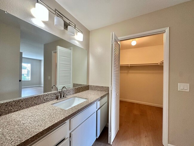Building Photo - Newly Remodeled 2 Bedroom 2 Bath Near UTC ...