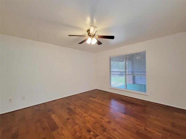 Building Photo - 8747 Fondren Village Dr
