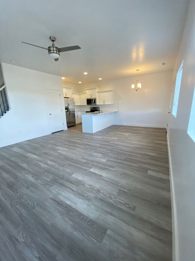 Building Photo - Beautiful 3 Bed, 2.5 Town Home! Available Now! See Our 3D Tour of This Property! Available on Jun...