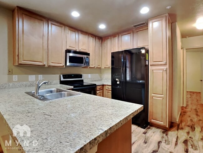 Building Photo - 4304 E Jasper Dr