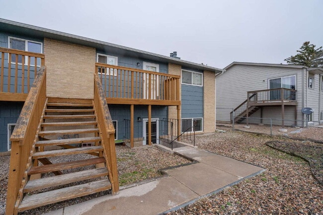 Building Photo - Updated 2-Bed Oasis in Cheyenne