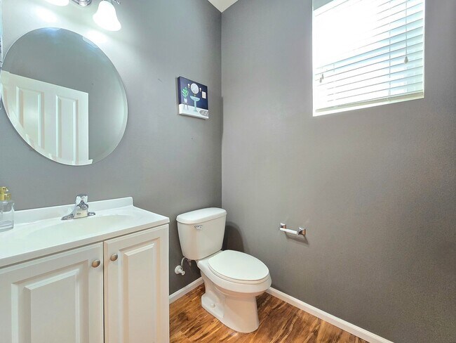 Building Photo - 4 Bedroom Home Available Now in Lake Steve...