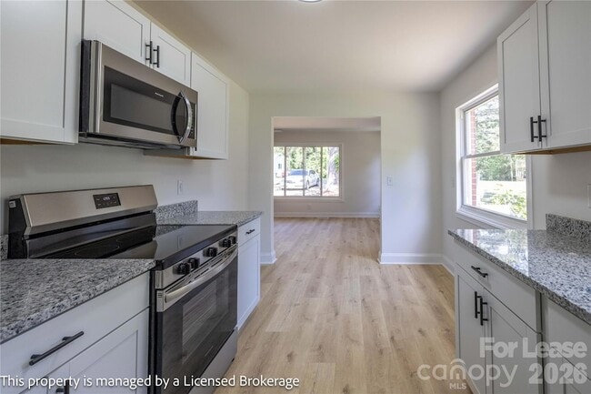 Building Photo - 409 Eastover Ave