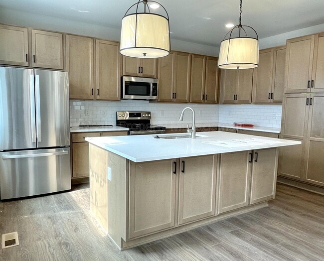 Building Photo - 361 Fox Ln