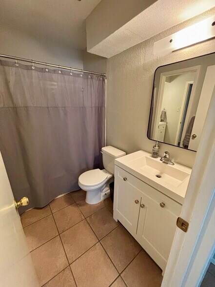 Bathroom - 9601 Nightjar Dr